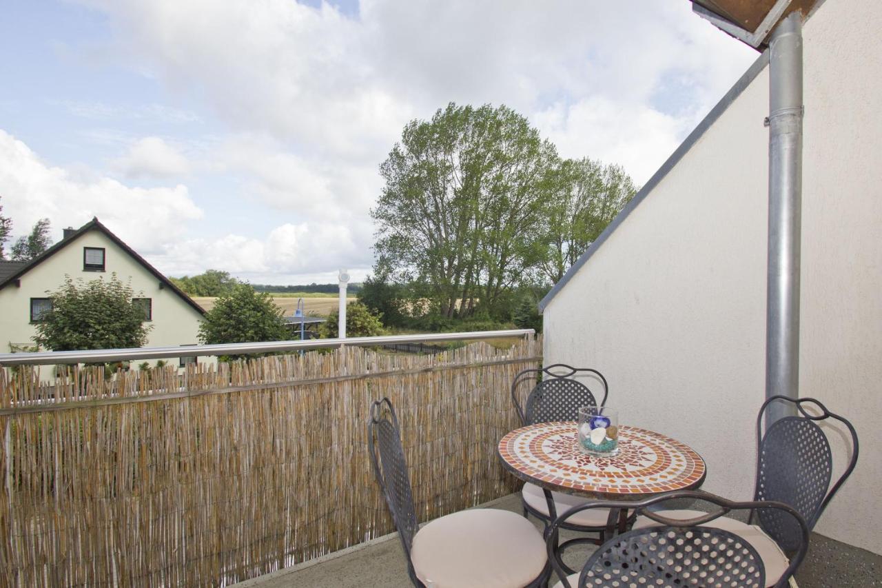 Strandnahe 2-Raum-Ferienwohnung Mit Balkon - Strandhaus Moenchgut Fewo 10 Lobbe Bagian luar foto